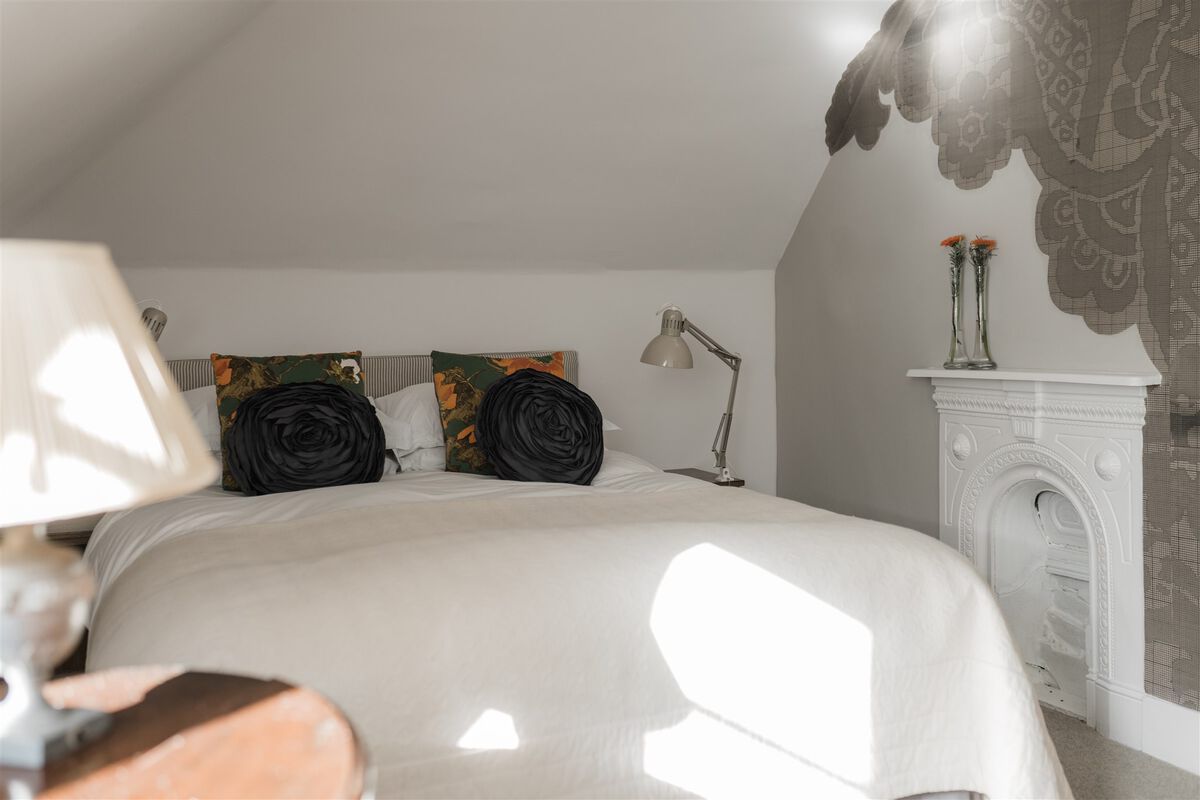 Bourne Suite Gallery Photo