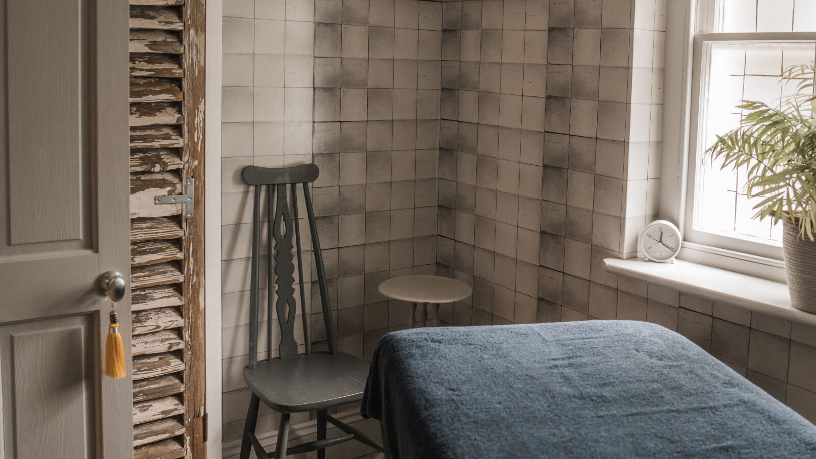 Waxing, Threading & Eyes