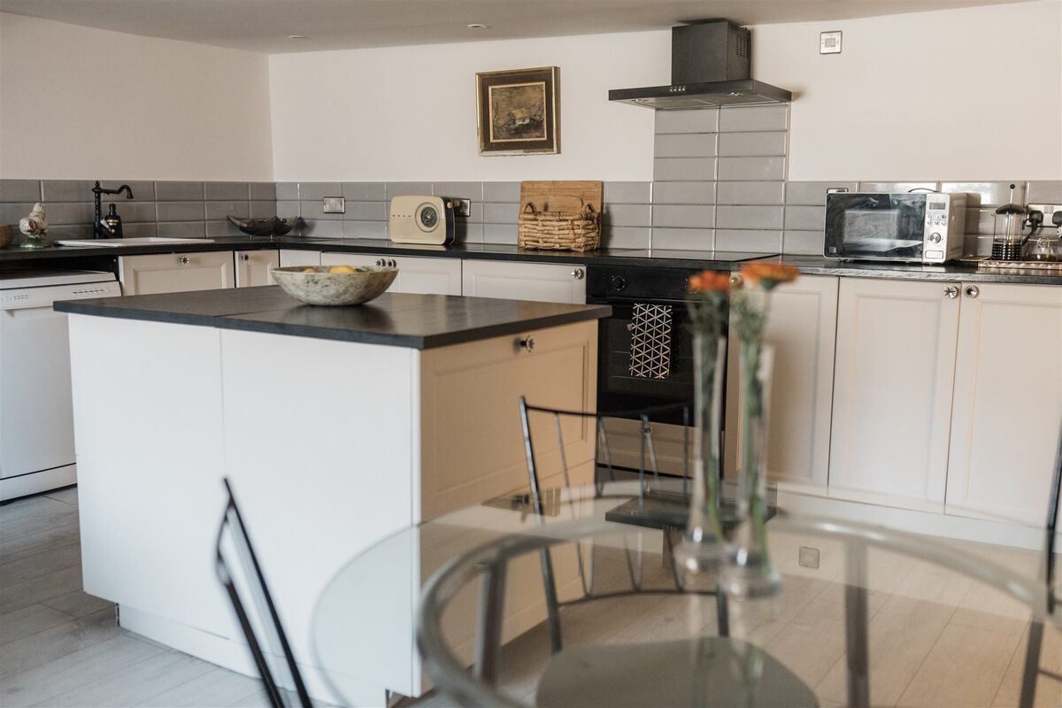 Bourne Suite Gallery Photo